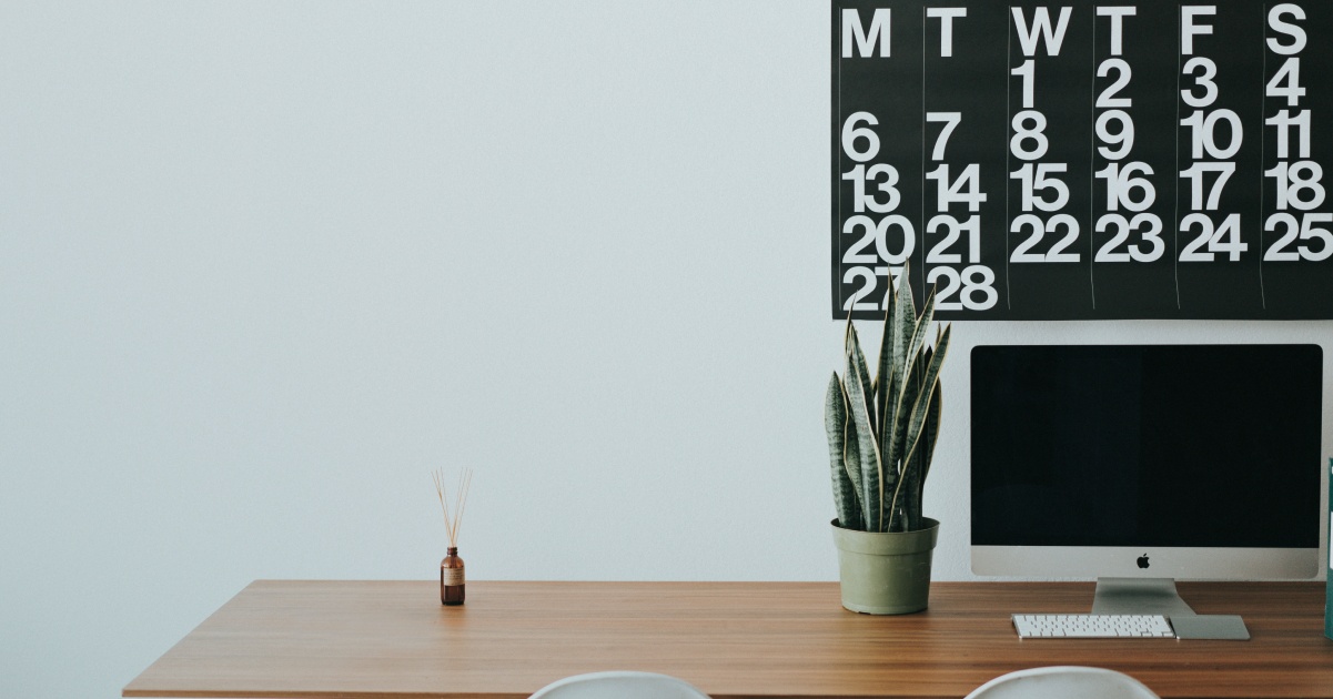 8 Pros and Cons of Using AI Tools for Content Writing