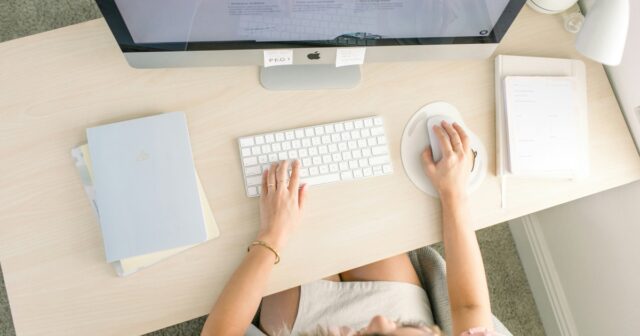 CRM-for-Freelancers_-Top-Tools-to-Optimize-Your-Business_24F_.jpg
